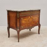 1603 4469 CHEST OF DRAWERS